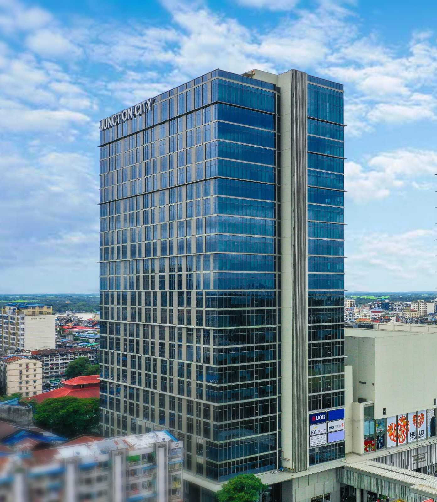 ミャンマー・ヤンゴンのJunction City Office Tower外観